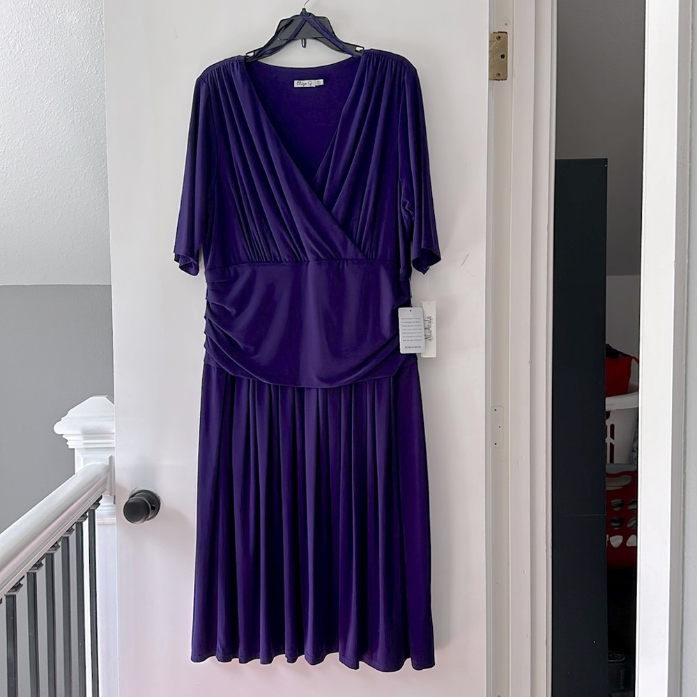 🆕 Flowy Knee-Length Dress
